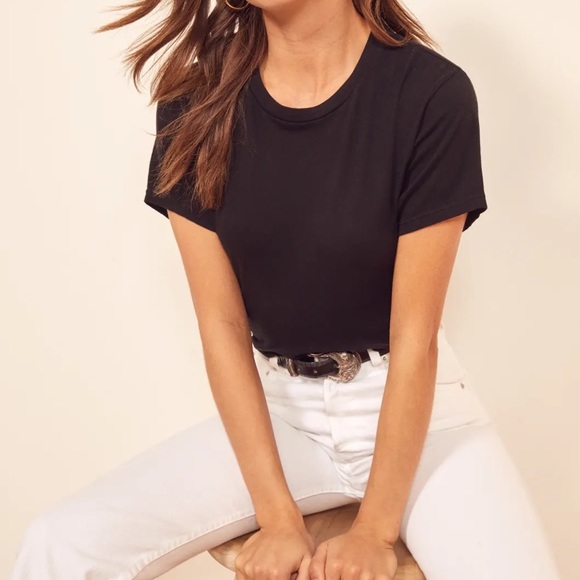 Reformation Tops - Reformation T-shirt